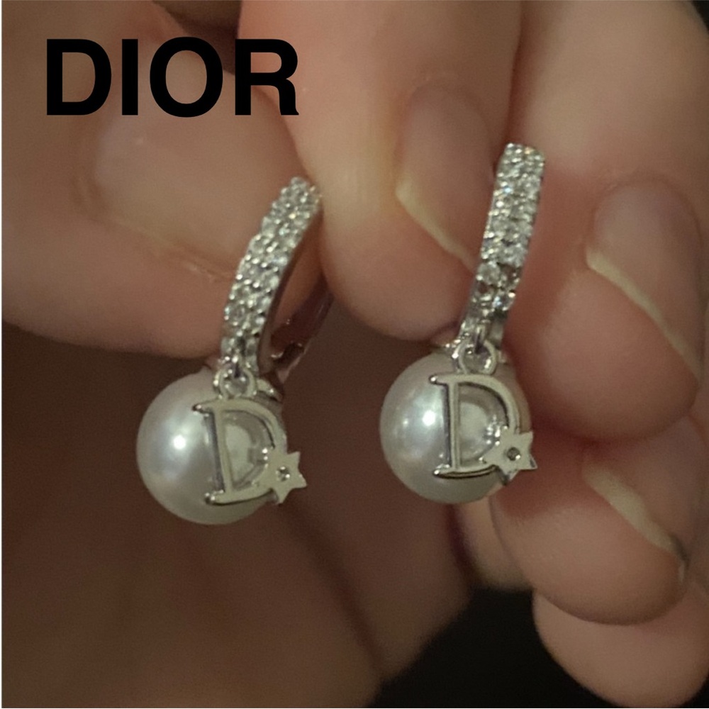 Dior Jadior Etoile Pearl Huggies